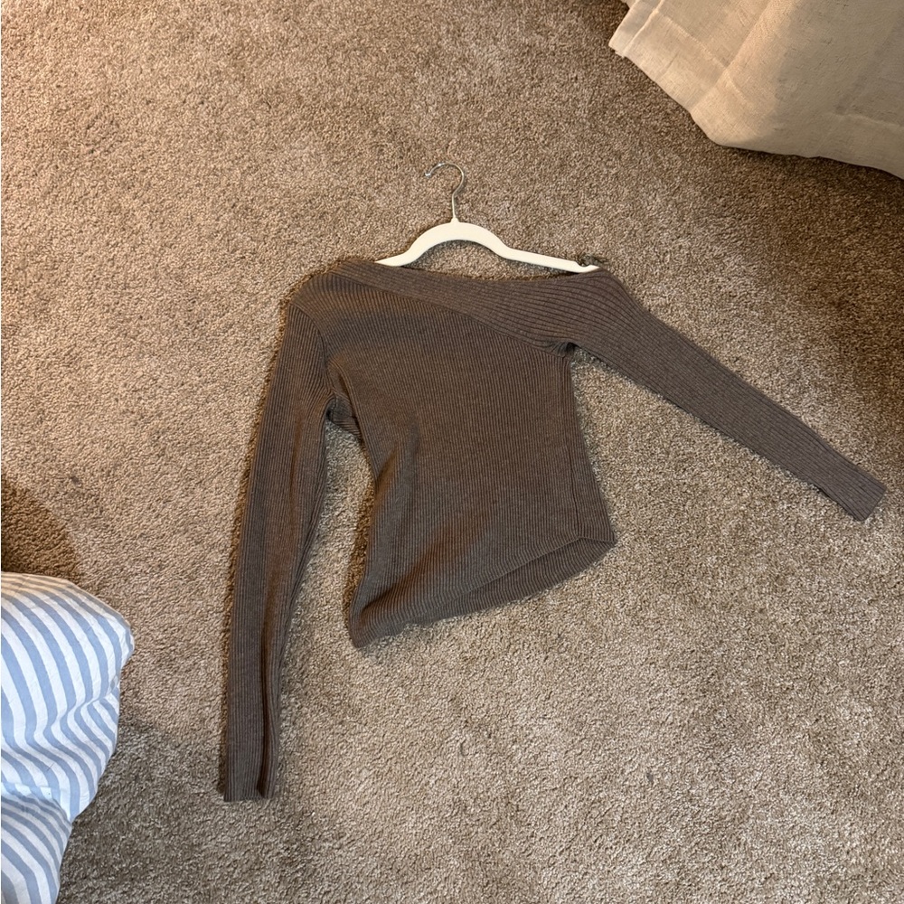 Astr the label Brown Ribbed One-Shoulder Sweater